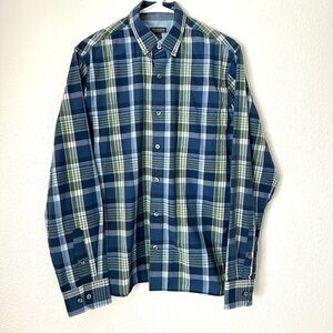 Van Heusen Plaid Dress Shirt Men’s M Blue Button Down Long Sleeve Collared Top